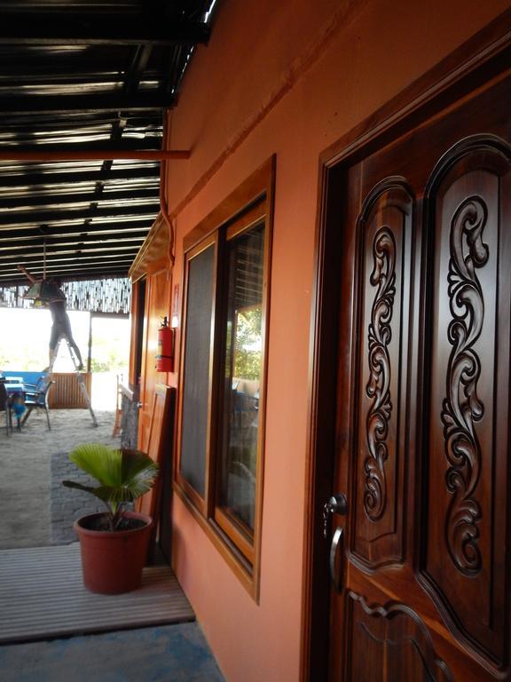 Hospedaje Casa Soleil Пуерто Виламил Екстериор снимка